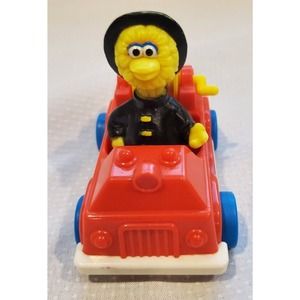 Illco Sesame Street Fireman Big Bird Figure And Fire Engine